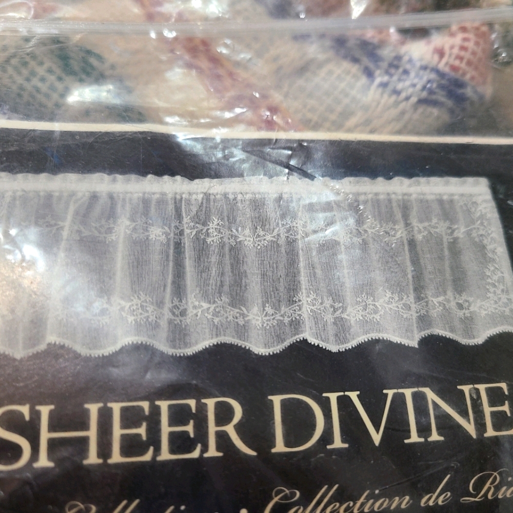 Heritage Lace Sheer Divine